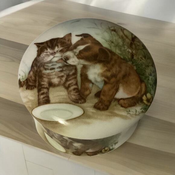 Vintage Bone china england trinket box puppy and kitten motif - Picture 4 of 5